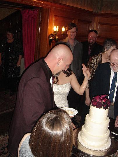 Cake serving Hanna Bill.JPG